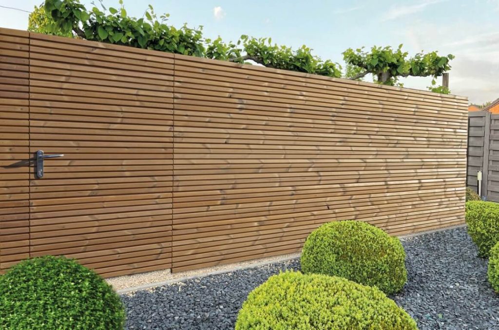 Tuinwand Met Deur 1 1024x678